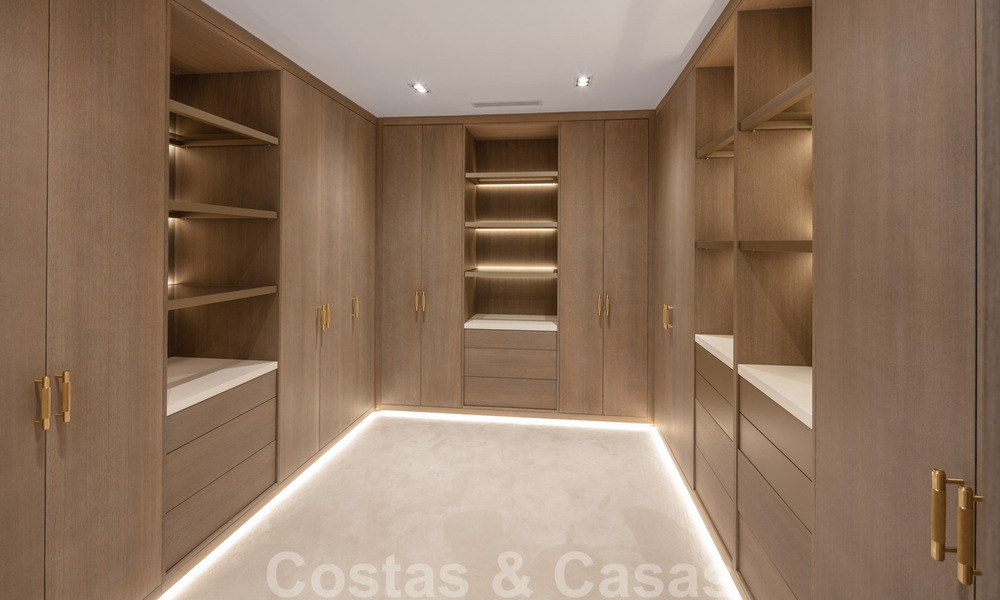 Exclusieve villa te koop, eerstelijns Aloha golf in afgesloten woonwijk in Nueva Andalucia - Marbella 35331