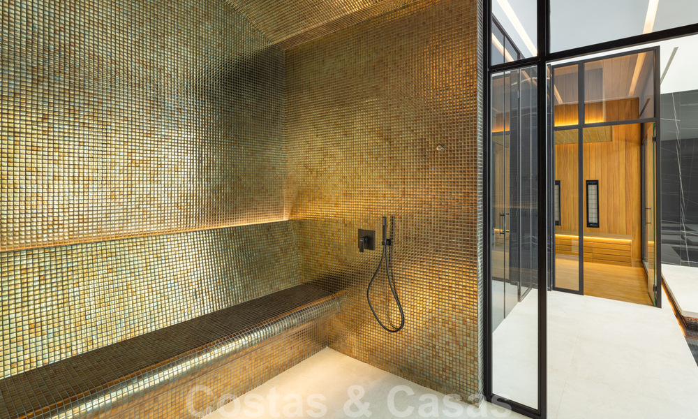 Exclusieve villa te koop, eerstelijns Aloha golf in afgesloten woonwijk in Nueva Andalucia - Marbella 35340