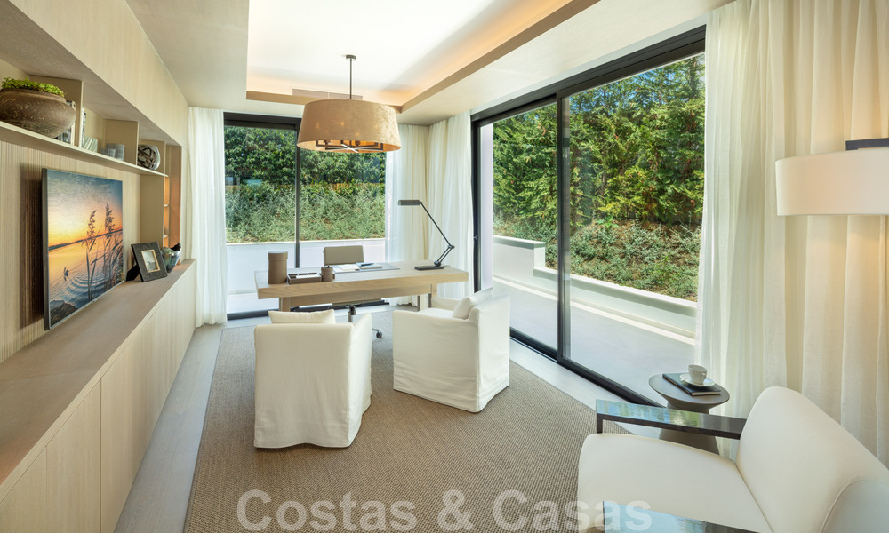 Exclusieve villa te koop, eerstelijns Aloha golf in afgesloten woonwijk in Nueva Andalucia - Marbella 35345