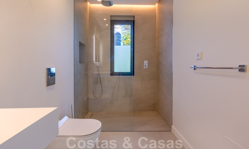 Instapklare, eigentijdse moderne villa te koop met golf- en zeezicht in vijfsterren golfresort in Marbella – Benahavis 35361