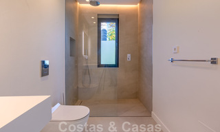 Instapklare, eigentijdse moderne villa te koop met golf- en zeezicht in vijfsterren golfresort in Marbella – Benahavis 35361 