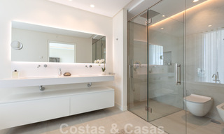 Instapklare, eigentijdse moderne villa te koop met golf- en zeezicht in vijfsterren golfresort in Marbella – Benahavis 35375 