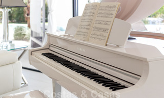 Instapklare, eigentijdse moderne villa te koop met golf- en zeezicht in vijfsterren golfresort in Marbella – Benahavis 35382 