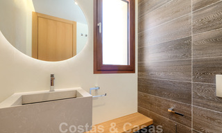 Instapklaar, nieuw penthouse te koop met panoramisch zeezicht te koop in een prachtig meer- en golfresort in Benahavis - Marbella 35461 