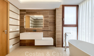 Instapklaar, nieuw penthouse te koop met panoramisch zeezicht te koop in een prachtig meer- en golfresort in Benahavis - Marbella 35466 