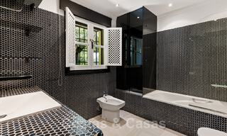 Romantische eerstelijns golf villa te koop in Nueva Andalucia, Marbella met prachtig uitzicht op de golfbaan 35511 