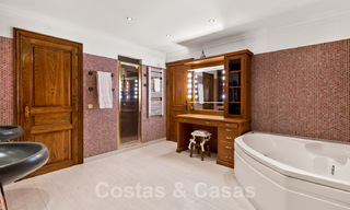 Romantische eerstelijns golf villa te koop in Nueva Andalucia, Marbella met prachtig uitzicht op de golfbaan 35512 