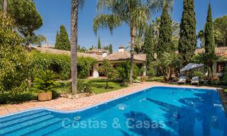 Romantische eerstelijns golf villa te koop in Nueva Andalucia, Marbella met prachtig uitzicht op de golfbaan 35515 