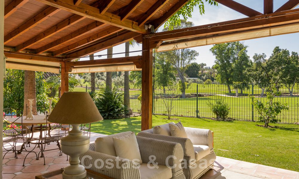 Romantische eerstelijns golf villa te koop in Nueva Andalucia, Marbella met prachtig uitzicht op de golfbaan 35518