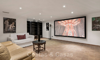 Romantische eerstelijns golf villa te koop in Nueva Andalucia, Marbella met prachtig uitzicht op de golfbaan 35520 