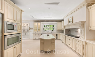 Romantische eerstelijns golf villa te koop in Nueva Andalucia, Marbella met prachtig uitzicht op de golfbaan 35532 