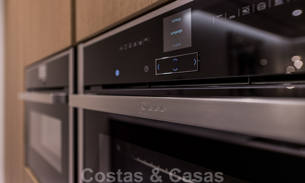 Exclusief appartement te koop met zeezicht in een eerstelijnsstrandcomplex aan de New Golden Mile, Marbella - Estepona 35552