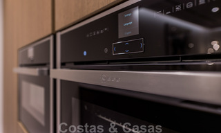 Exclusief appartement te koop met zeezicht in een eerstelijnsstrandcomplex aan de New Golden Mile, Marbella - Estepona 35552 