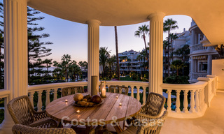 Exclusief appartement te koop met zeezicht in een eerstelijnsstrandcomplex aan de New Golden Mile, Marbella - Estepona 35555 