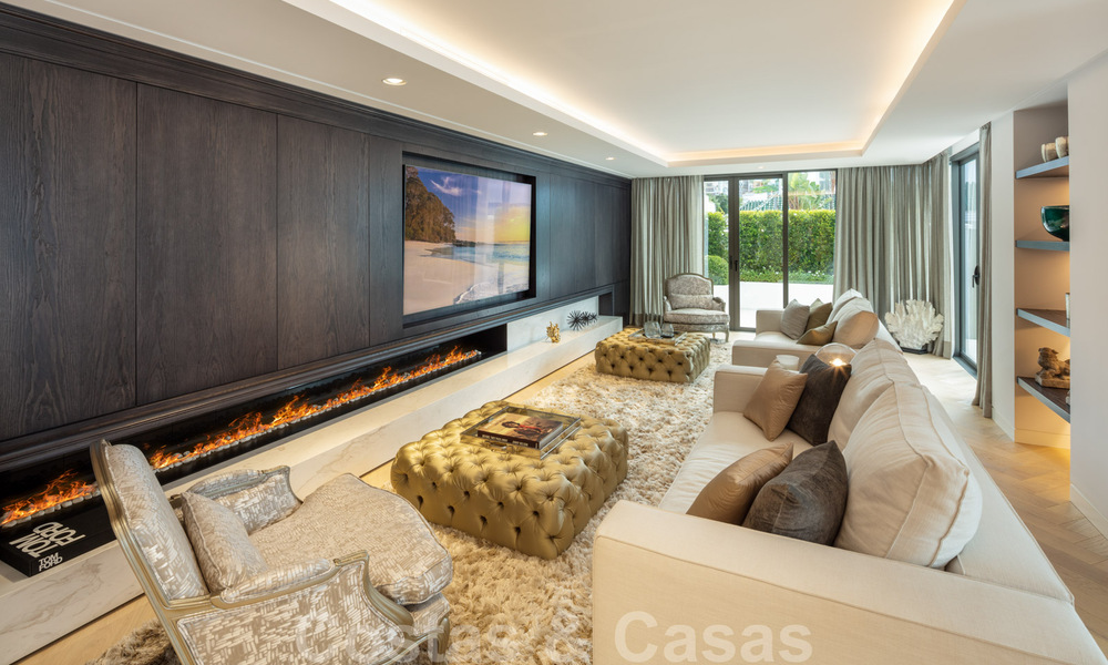 Tweedelijnsstrand luxevilla te koop in Puente Romano, Golden Mile, Marbella 35599