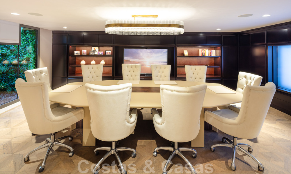 Tweedelijnsstrand luxevilla te koop in Puente Romano, Golden Mile, Marbella 35609