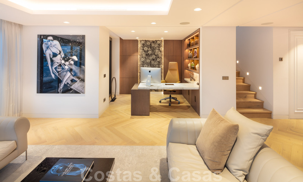 Tweedelijnsstrand luxevilla te koop in Puente Romano, Golden Mile, Marbella 35610