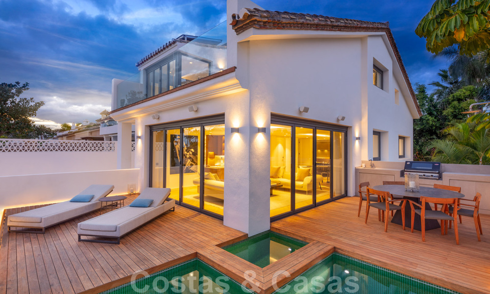 Tweedelijnsstrand luxevilla te koop in Puente Romano, Golden Mile, Marbella 35612
