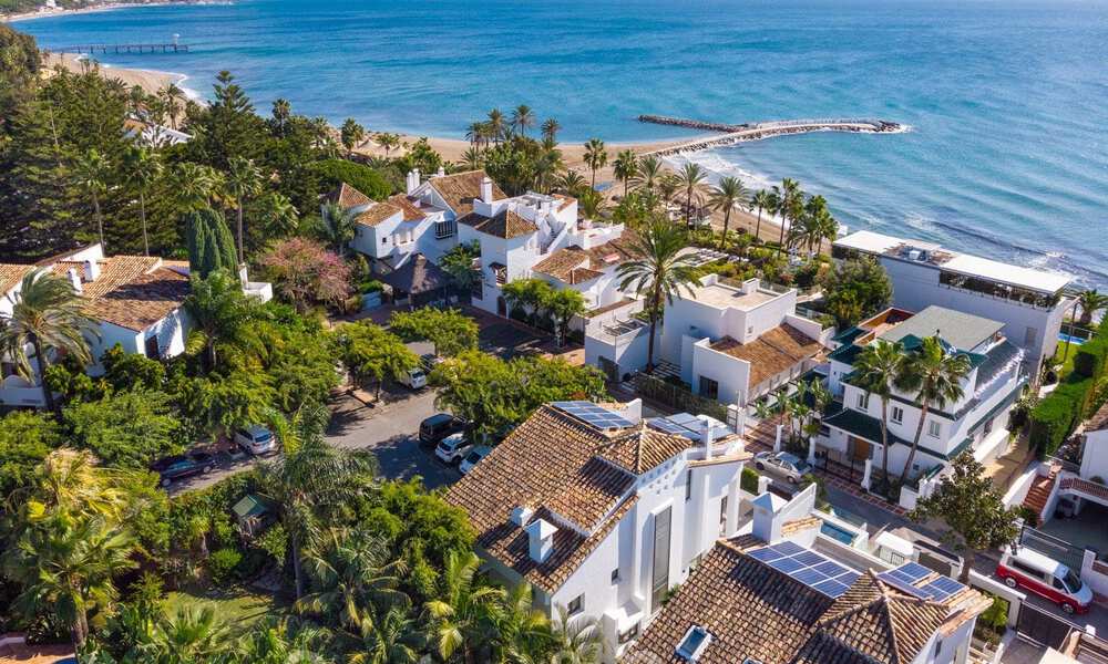 Tweedelijnsstrand luxevilla te koop in Puente Romano, Golden Mile, Marbella 35619