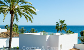 Tweedelijnsstrand luxevilla te koop in Puente Romano, Golden Mile, Marbella 35623 