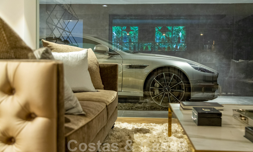 Tweedelijnsstrand luxevilla te koop in Puente Romano, Golden Mile, Marbella 35627