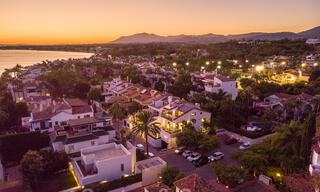 Tweedelijnsstrand luxevilla te koop in Puente Romano, Golden Mile, Marbella 35630 