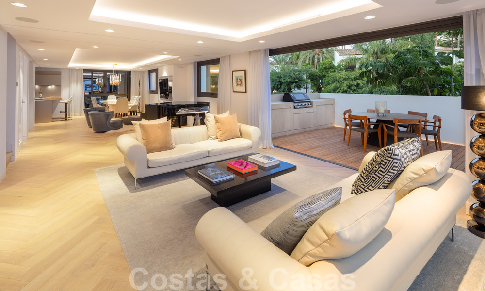 Tweedelijnsstrand luxevilla te koop in Puente Romano, Golden Mile, Marbella 35632
