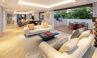 Tweedelijnsstrand luxevilla te koop in Puente Romano, Golden Mile, Marbella 35632 
