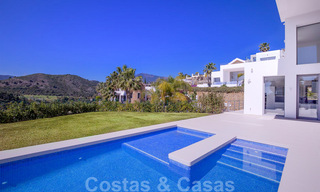 Instapklare, nieuwe moderne luxevilla te koop in Marbella - Benahavis in een beveiligde urbanisatie 35718 