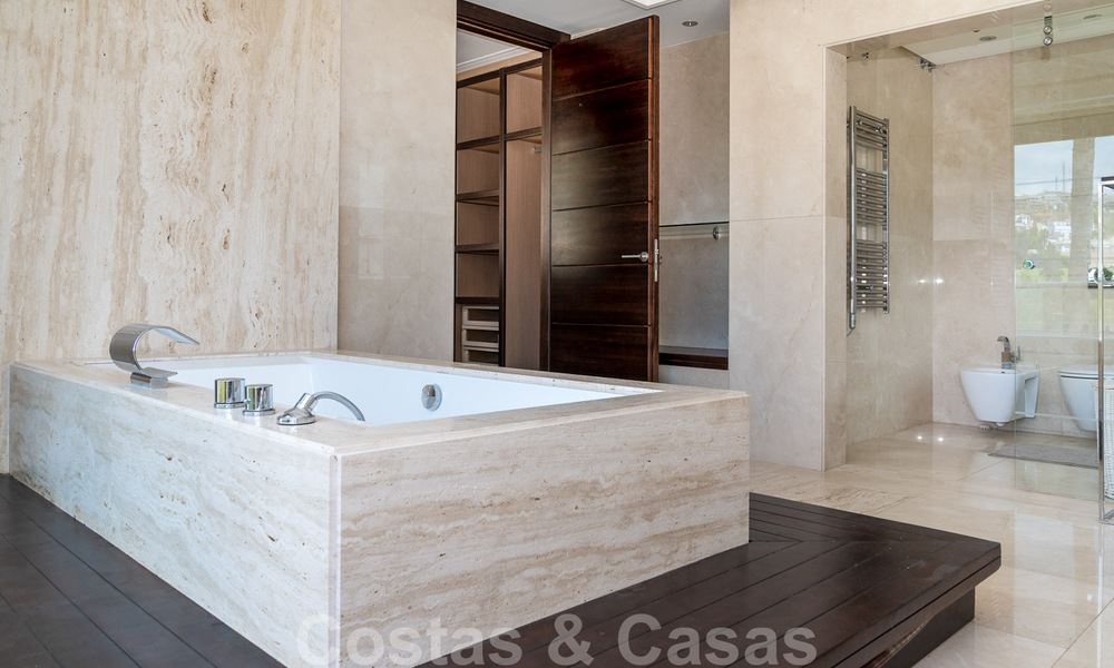 Instapklare luxevilla te koop, eerstelijns golf in Benahavis - Marbella 35793