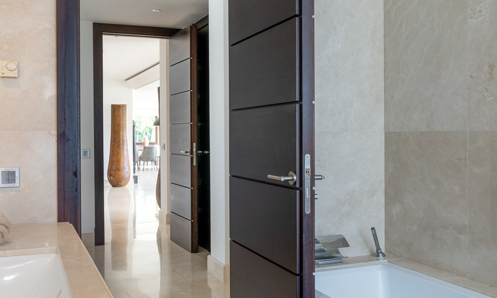 Instapklare luxevilla te koop, eerstelijns golf in Benahavis - Marbella 35817