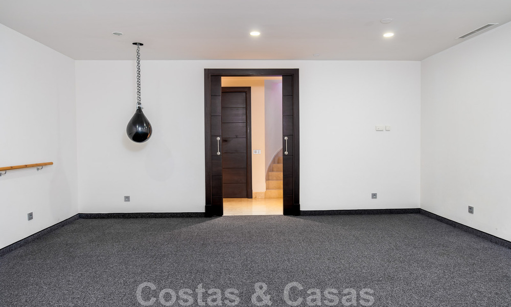 Instapklare luxevilla te koop, eerstelijns golf in Benahavis - Marbella 35823