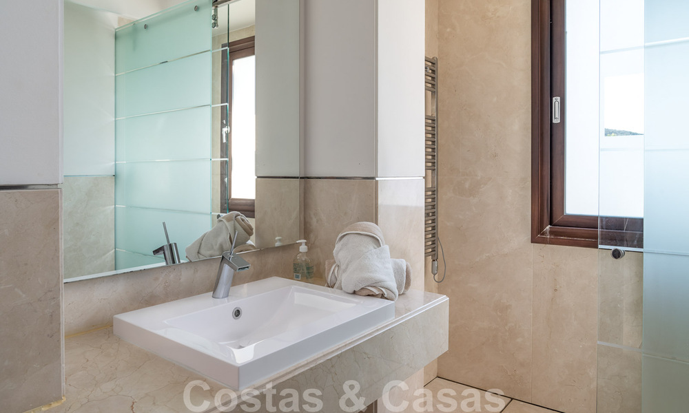 Instapklare luxevilla te koop, eerstelijns golf in Benahavis - Marbella 35832