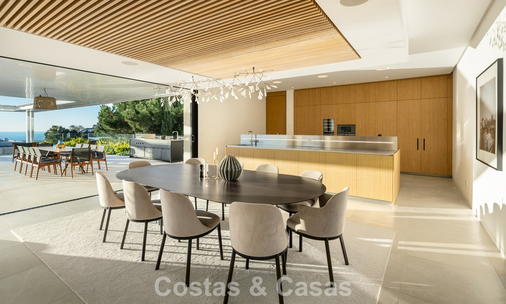 Sensationele moderne luxevilla te koop met zeezicht in “gated” El Madroñal in het gebied van Marbella - Benahavis 779435