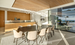 Sensationele moderne luxevilla te koop met zeezicht in “gated” El Madroñal in het gebied van Marbella - Benahavis 779436 