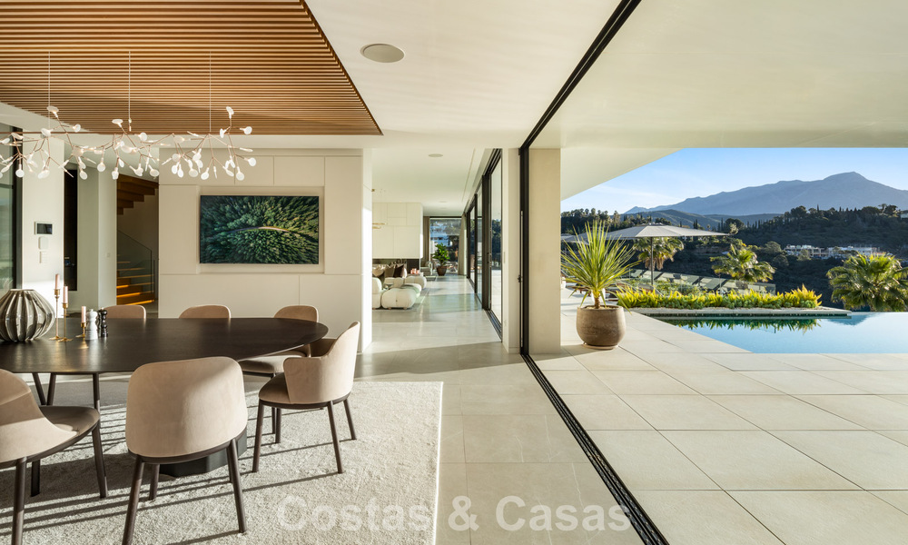 Sensationele moderne luxevilla te koop met zeezicht in “gated” El Madroñal in het gebied van Marbella - Benahavis 779437