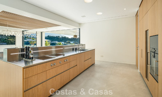 Sensationele moderne luxevilla te koop met zeezicht in “gated” El Madroñal in het gebied van Marbella - Benahavis 779438 