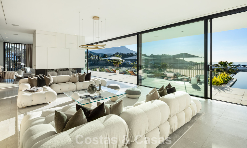 Sensationele moderne luxevilla te koop met zeezicht in “gated” El Madroñal in het gebied van Marbella - Benahavis 779439