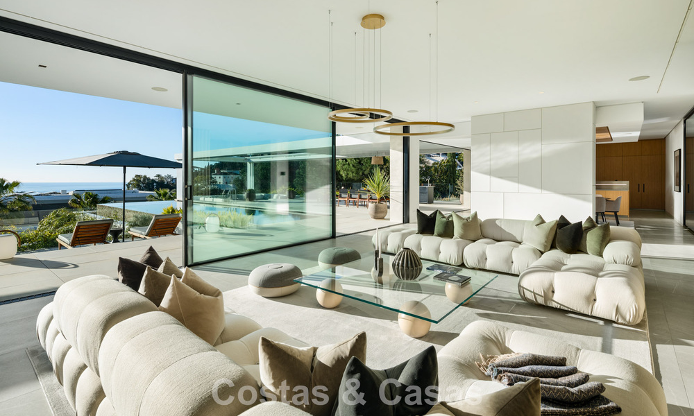 Sensationele moderne luxevilla te koop met zeezicht in “gated” El Madroñal in het gebied van Marbella - Benahavis 779440