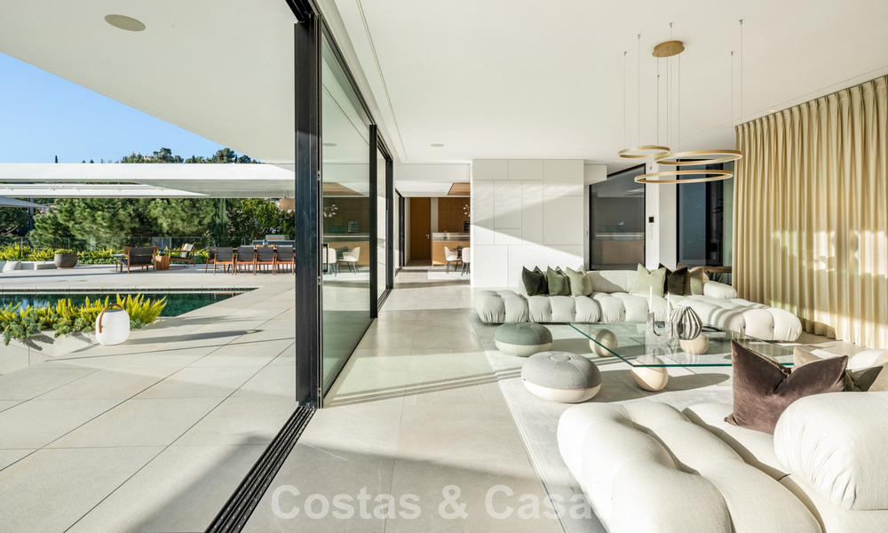 Sensationele moderne luxevilla te koop met zeezicht in “gated” El Madroñal in het gebied van Marbella - Benahavis 779441