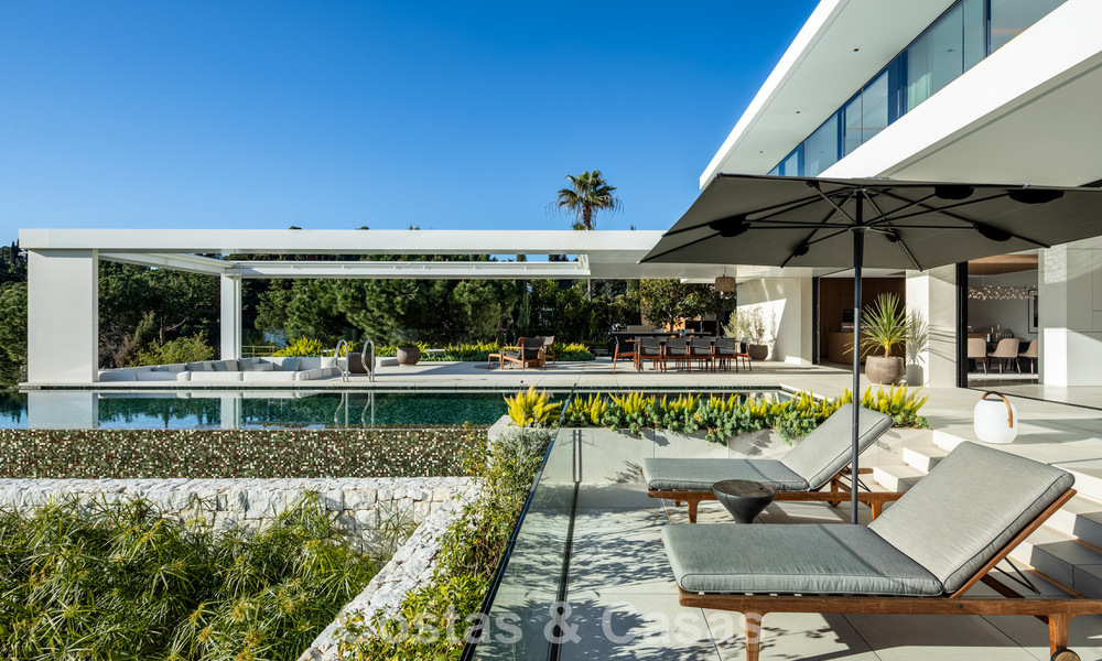 Sensationele moderne luxevilla te koop met zeezicht in “gated” El Madroñal in het gebied van Marbella - Benahavis 779444