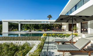 Sensationele moderne luxevilla te koop met zeezicht in “gated” El Madroñal in het gebied van Marbella - Benahavis 779444 