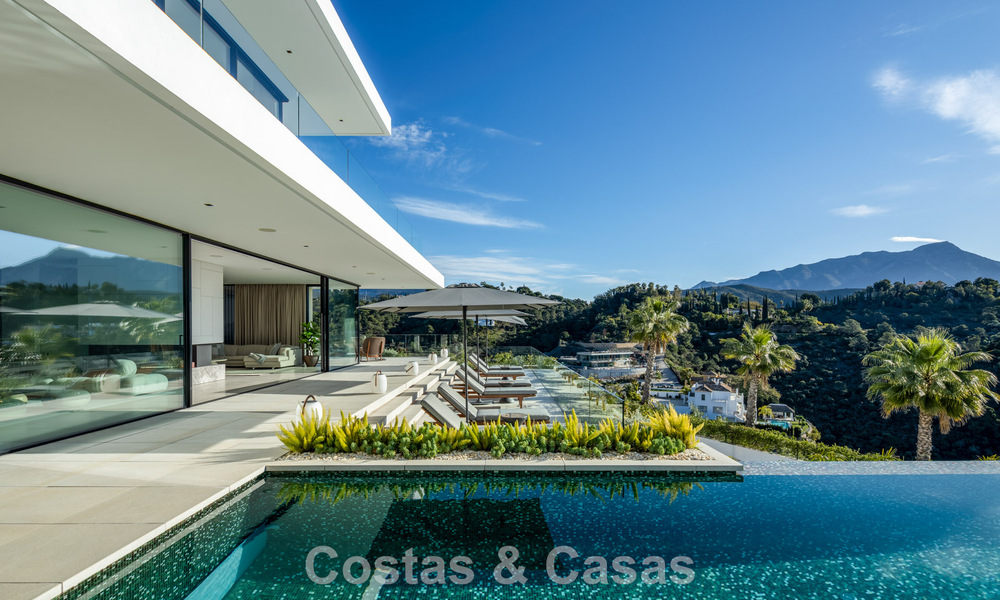 Sensationele moderne luxevilla te koop met zeezicht in “gated” El Madroñal in het gebied van Marbella - Benahavis 779445