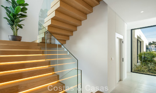 Sensationele moderne luxevilla te koop met zeezicht in “gated” El Madroñal in het gebied van Marbella - Benahavis 779448 