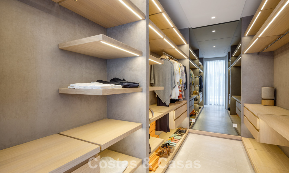 Sensationele moderne luxevilla te koop met zeezicht in “gated” El Madroñal in het gebied van Marbella - Benahavis 779452