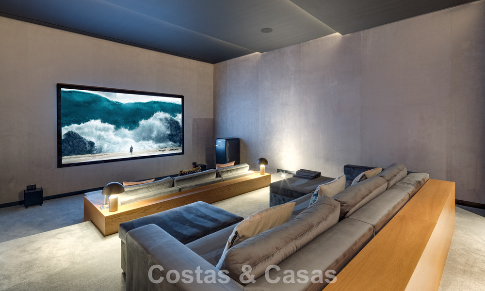 Sensationele moderne luxevilla te koop met zeezicht in “gated” El Madroñal in het gebied van Marbella - Benahavis 779466