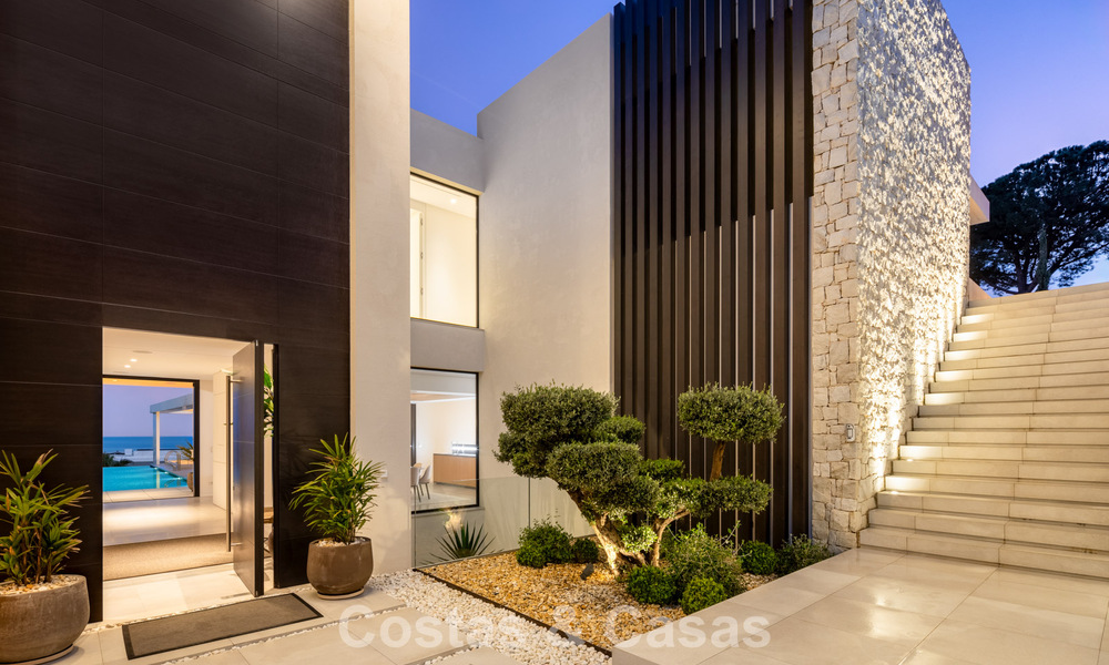 Sensationele moderne luxevilla te koop met zeezicht in “gated” El Madroñal in het gebied van Marbella - Benahavis 779473