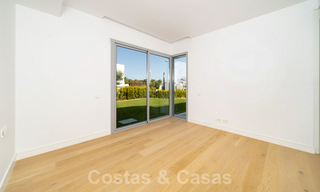 Instapklare, moderne villa in een gated community met schitterend uitzicht te koop in Oost-Marbella 36023 