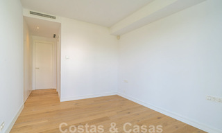 Instapklare, moderne villa in een gated community met schitterend uitzicht te koop in Oost-Marbella 36024 