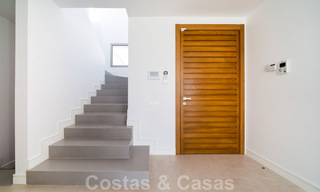 Instapklare, moderne villa in een gated community met schitterend uitzicht te koop in Oost-Marbella 36026 
